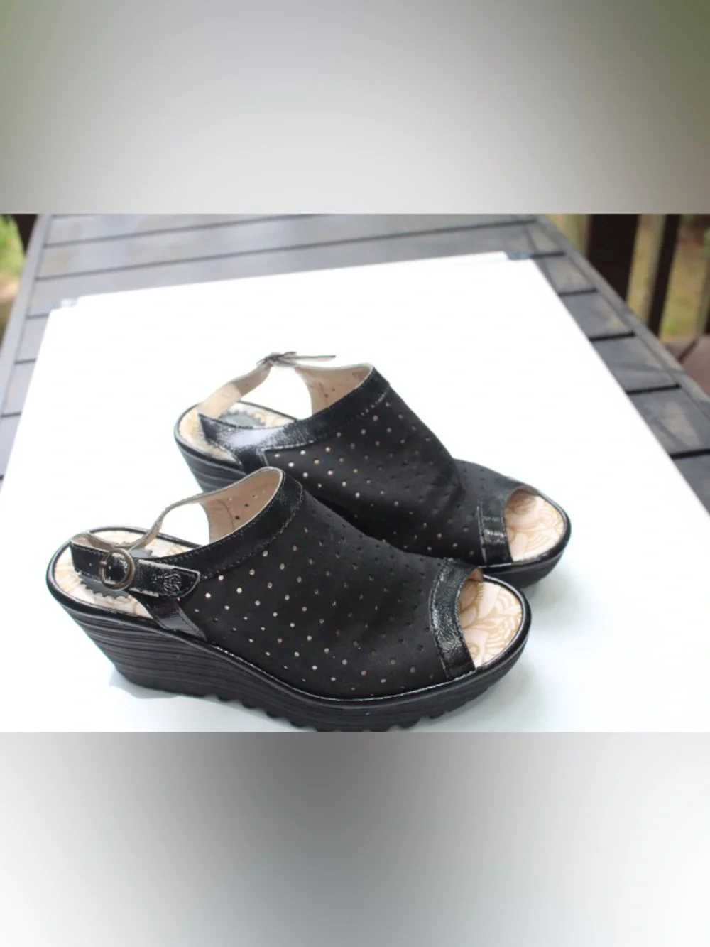 Fly London Yile wedges